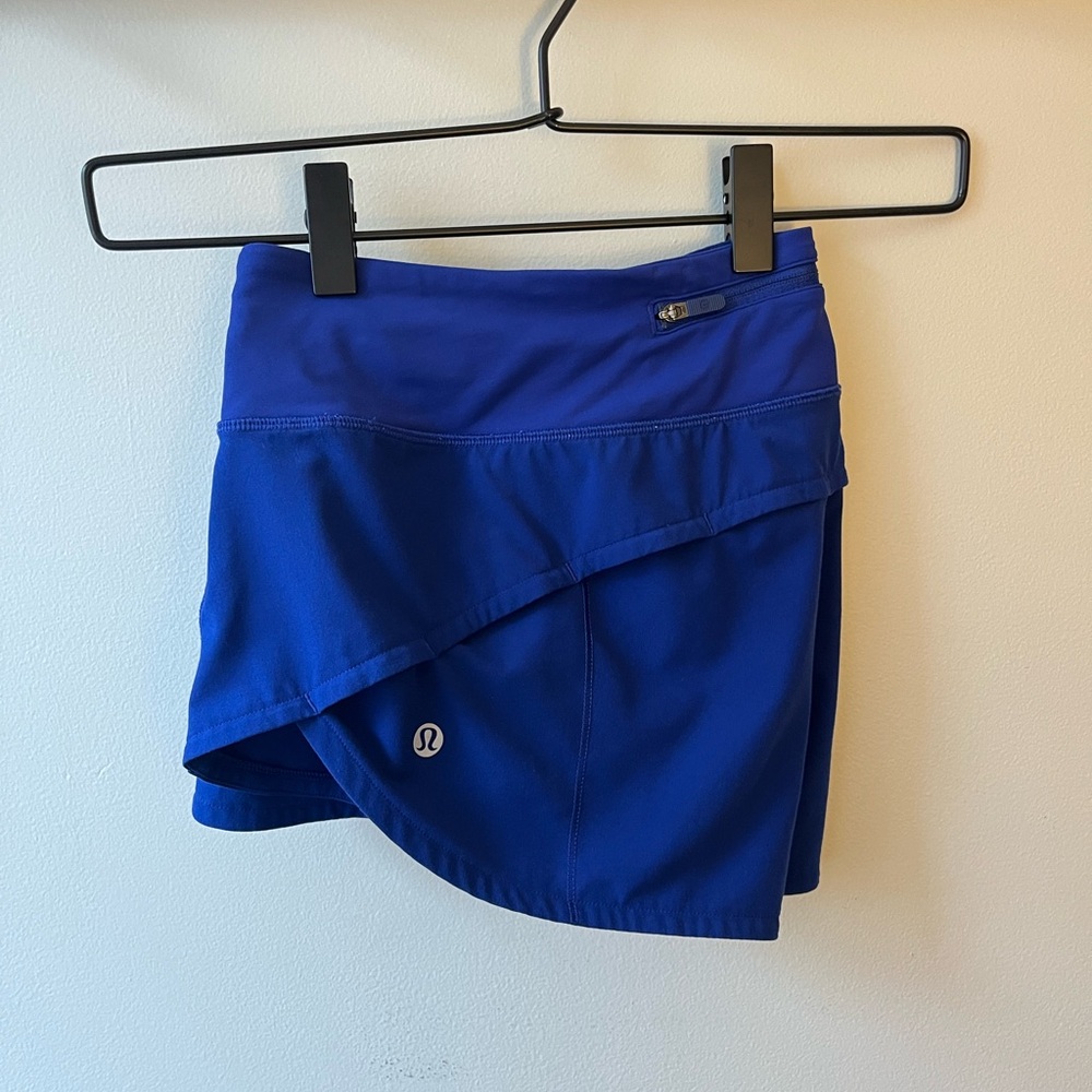 Lulelmon Lowrise 2.5” Speedup Shorts (Larkspur)